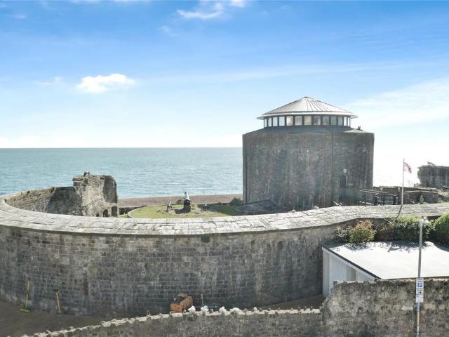 Flat for sale in Golden Valley, Folkestone