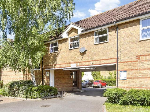 Flat for sale in Epping, Essex