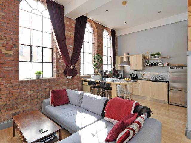 Flat for sale in Feckenham, City Of Bristol