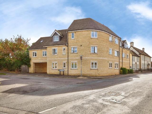 Flat for sale in Oundle