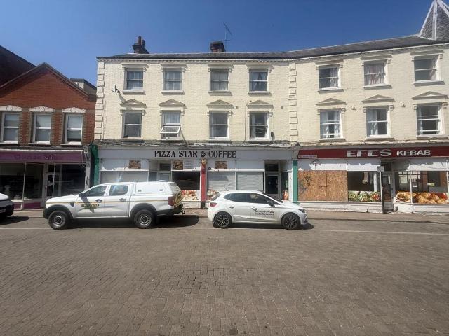 Flat for sale in Key Street, Suffolk