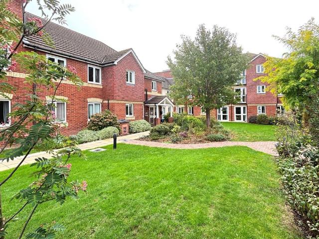 Flat for sale in Wotton Pitch, Gloucester