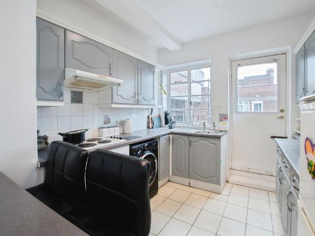Flat for sale in Lansdowne, Springbourne