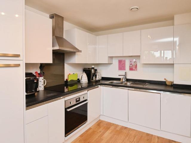 Flat for sale in Greenwich Town Centre, Greater London