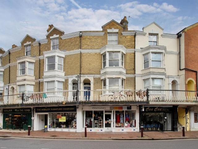 Flat for sale in St James, Sandown Park