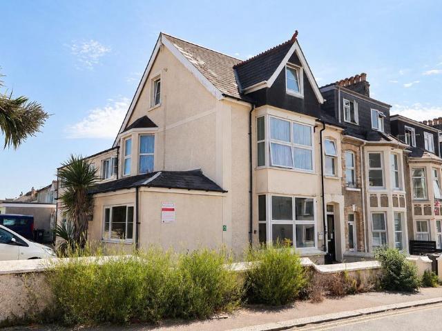 Flat for sale in Newquay, Cornwall