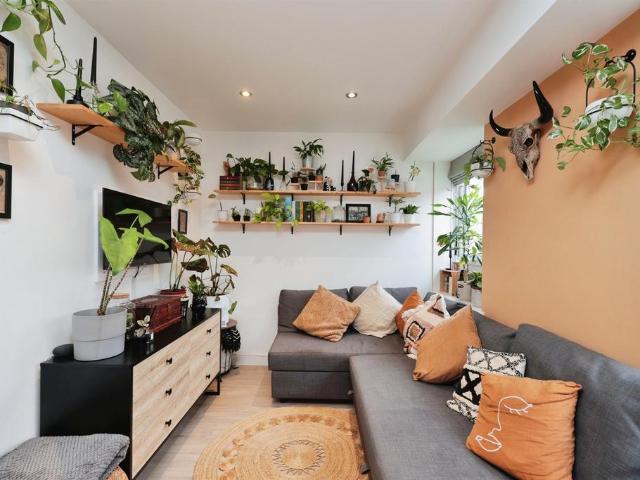 Flat for sale in Castlefield, Cressex