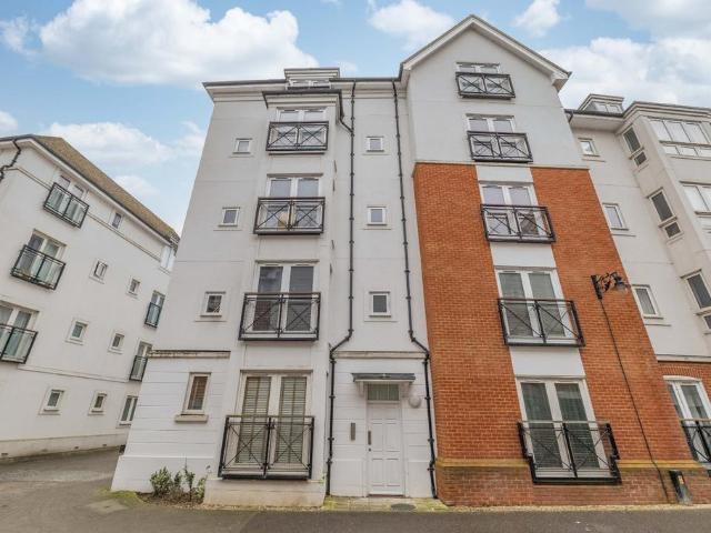 Flat for sale in St. Mildred's, The Bridge