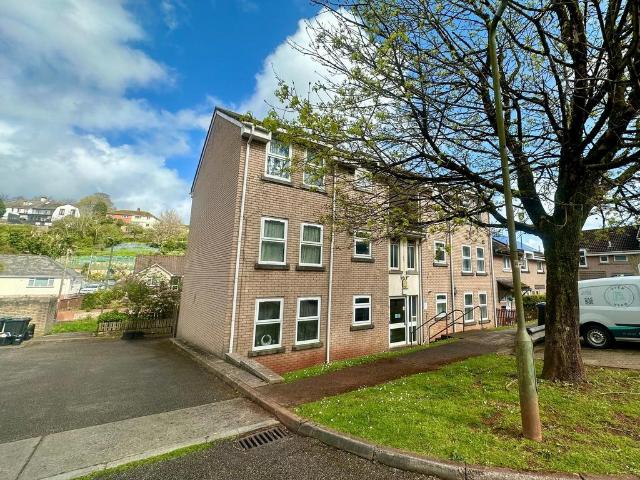 Flat for sale in Foxhole, Paignton