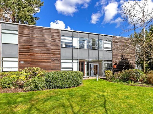 Flat for sale in St Albans, Five Acres