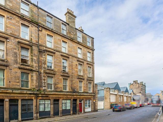 Flat for sale in Leith Links, Scotland