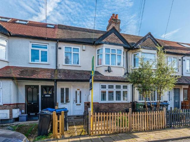 Flat for sale in London Borough of Merton, Collier's Wood