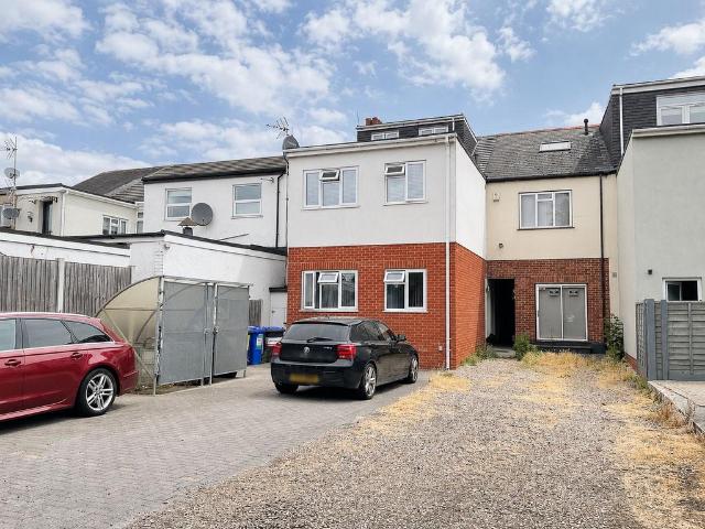 Flat for sale in Essex