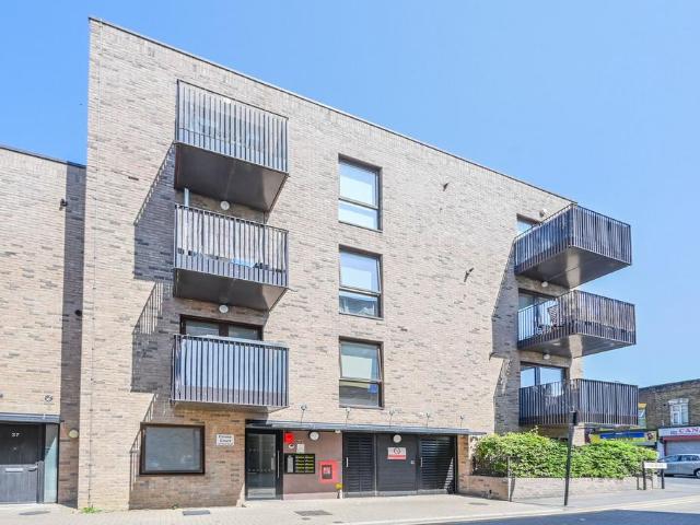 Flat for sale in London Borough of Newham, Greater London