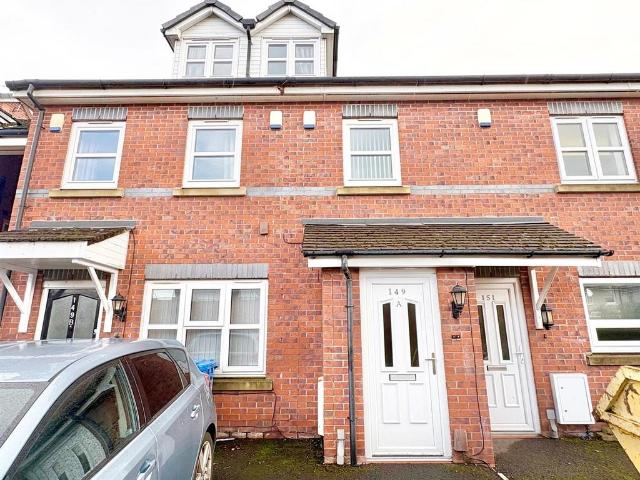 Flat for sale in Leigh, Wigan