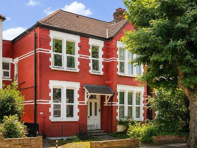 Flat for sale in Greater London