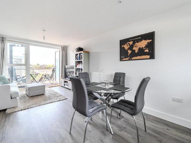 Flat for sale in West End, Blackhills