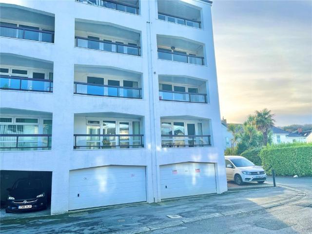 Flat for sale in Saundersfoot, Wales