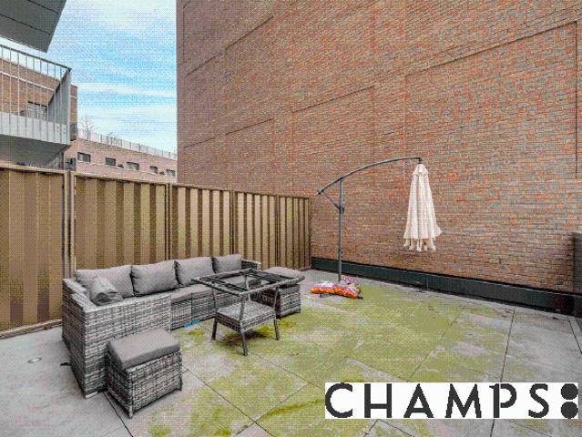 Flat for sale in Whitechapel, Greater London