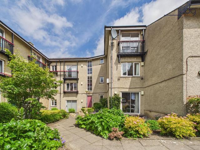 Flat for sale in Moorlands, Bare