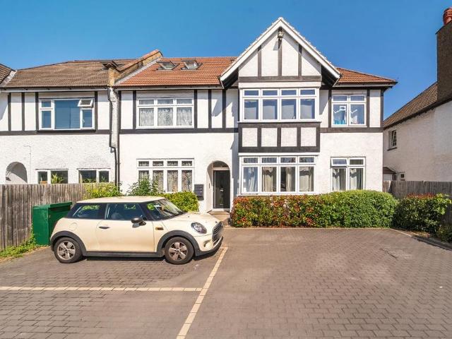 Flat for sale in London Borough of Croydon, Purley
