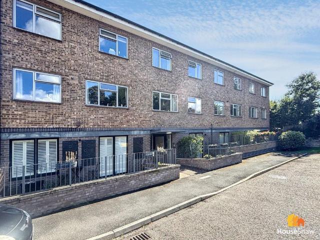 Flat for sale in Chesham