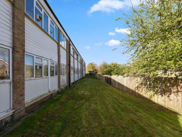 Flat for sale in Barracks, The Bridge