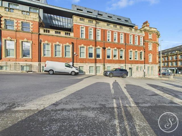 Flat for sale in Leylands, West Yorkshire
