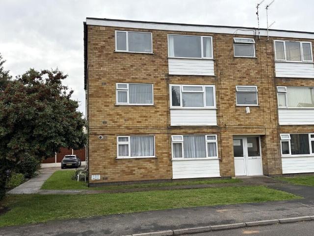 Flat for sale in Bulkington, Nuneaton and Bedworth