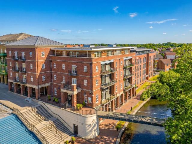 Flat for sale in Dickens Heath, West Midlands
