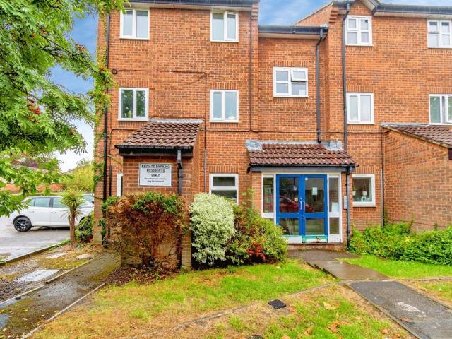 Flat for sale in Shirley Park, City Of Southampton