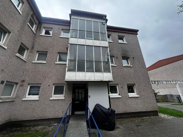Flat for sale in Pollokshaws, Scotland