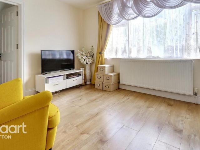 Flat for sale in The Wrythe, Greater London