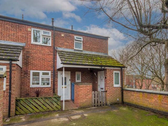 Flat for sale in Burrow's Bush, Wellingborough