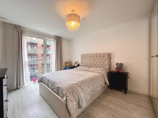 Flat for sale in Upton Park, Greater London