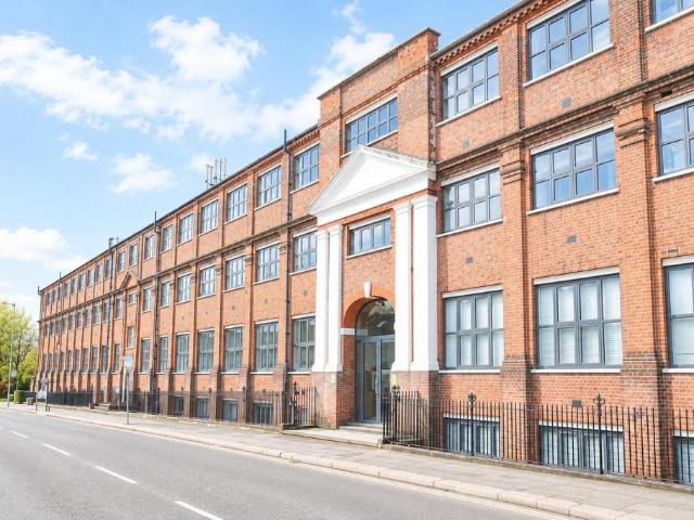 Flat for sale in Holywell Estate, Watford