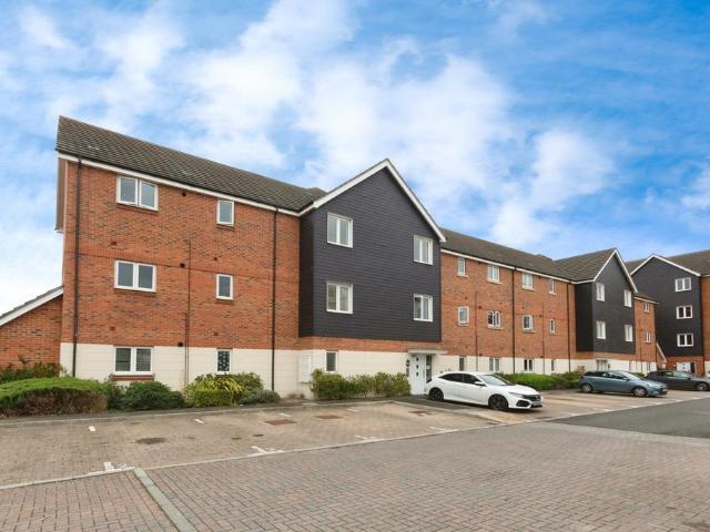 Flat for sale in Farnborough, Hampshire