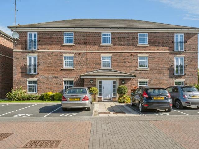 Flat for sale in Belle Vue, South Yorkshire