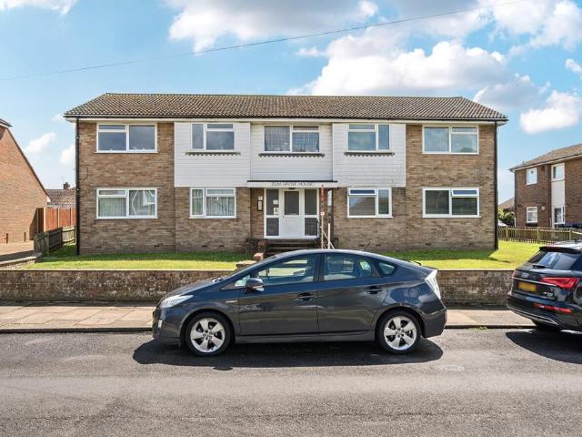 Flat for sale in Fishersgate, West Sussex