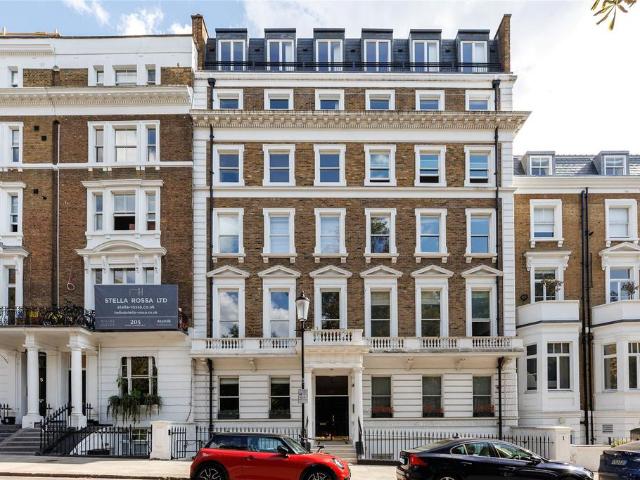 Flat for sale in Notting Hill, Greater London