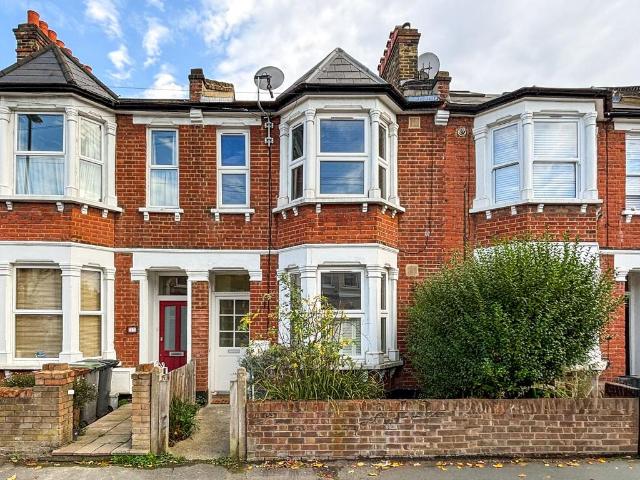 Flat for sale in London Borough of Lewisham, Greater London