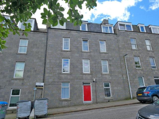 Flat for sale in Ballindoch, Scotland