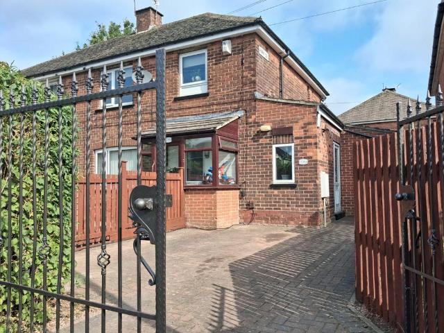 Flat for sale in Buttershaw, West Yorkshire