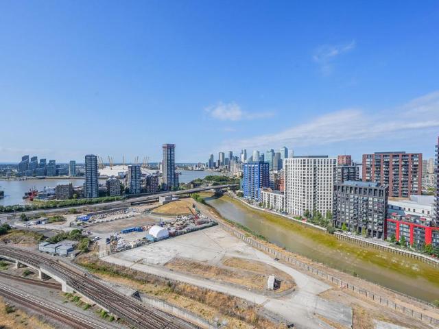 Flat for sale in London Borough of Newham, Greater London