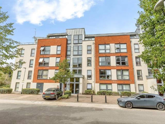 Flat for sale in Feckenham, City Of Bristol