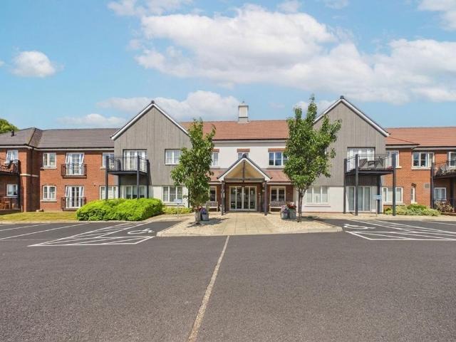 Flat for sale in Princes Risborough, Buckinghamshire