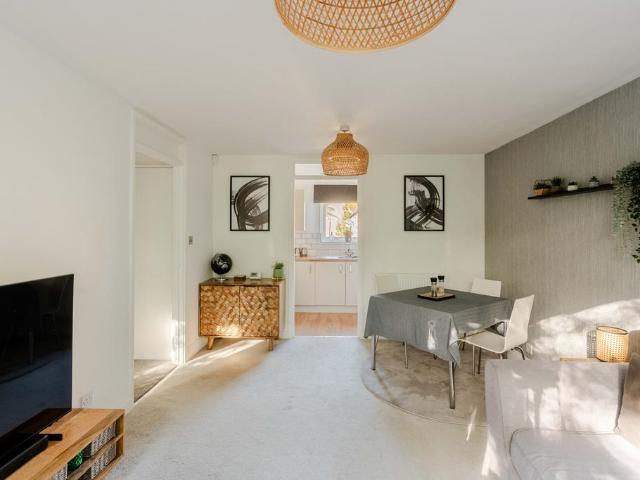 Flat for sale in Stockwood, Bristol