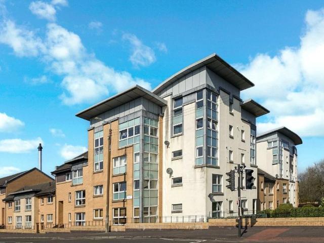 Flat for sale in Hutchesontown, Oatlands