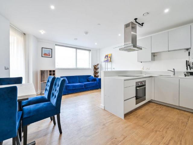 Flat for sale in Elephant and Castle, Greater London