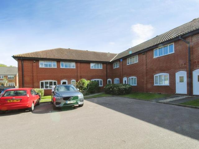 Flat for sale in Standon, Colliers End